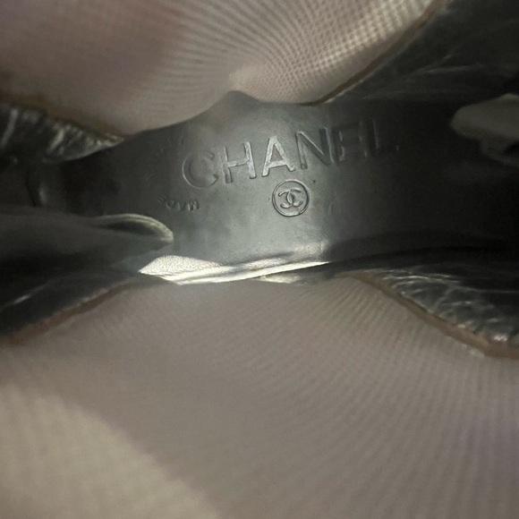 Chanel - Picture 6 of 9